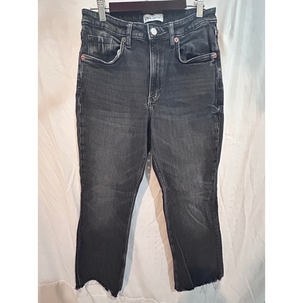 ZARA Women's Black Wash Cropped Flare Jeans Raw Hem Size 4